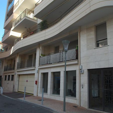 Charmant 2P Moderne Avec Terrasse, Parking Prive, En Plein Centre De Menton, A 2 Pas De La Mer - Fr-1-196-200 Екстер'єр фото